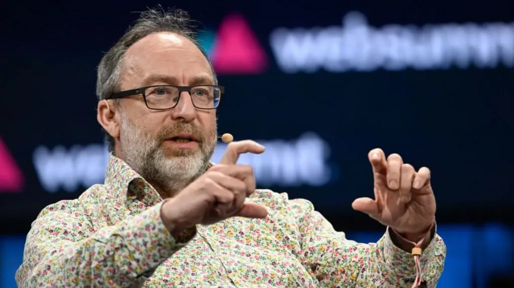 Wikipedia, Jimmy Wales (yukarıda görülen) ve Larry Sanger tarafından 2001 yılında kuruldu
