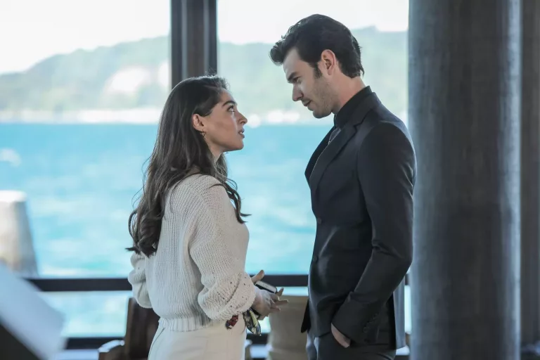 Cemre Baysel ve Aytaç Şaşmaz Birbirlerini Takipten Çıkarak İlişkilerini Tamamen Noktaladı