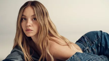 Sydney Sweeney Cesur Pozlarıyla Gündem Oldu: American Eagle Hisseleri Zirve Yaptı