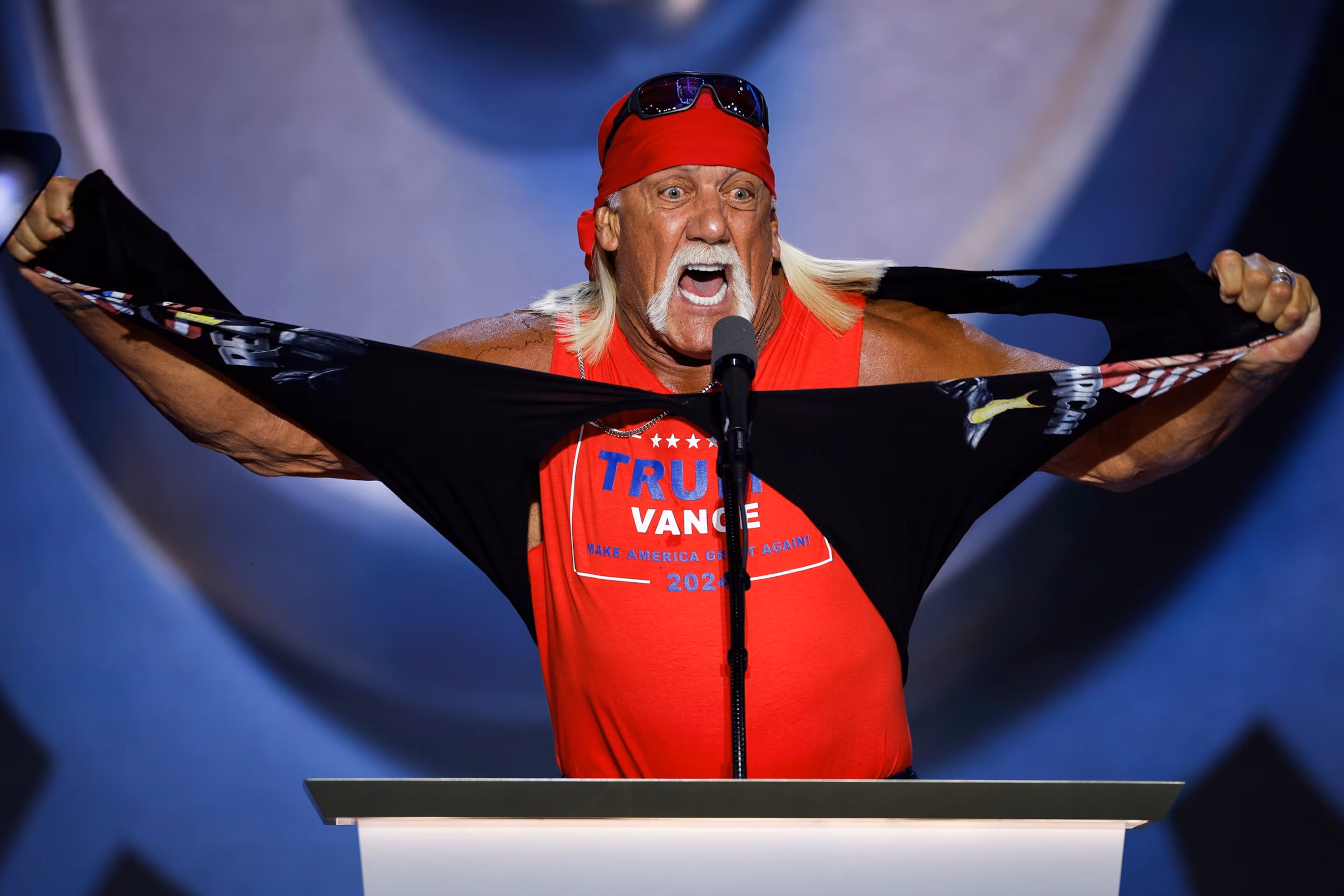 WWE Efsanesi Hulk Hogan 71 Yaşında Hayatını Kaybetti!