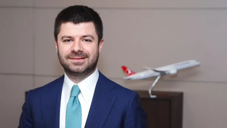 Yahya Üstün, THY'nin Yeni İletişim Başkanı Oldu