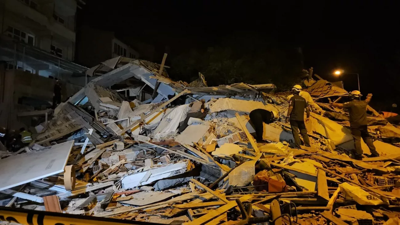 Balıkesir Depremi Sonrası Enkaz Altında Bir Kişi Hayatını Kaybetti