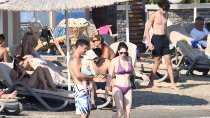 Berk Oktay ve Yıldız Çağrı Atiksoy’dan Boşanma İddialarına Bodrum’dan Net Cevap