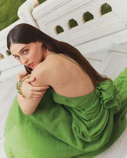 Cemre Baysel Nişantaşı’nda Lüks Aracıyla Göz Kamaştırdı