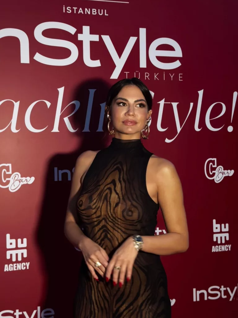 Demet Özdemir’in Transparan Elbisesi Gecenin Gündemine Oturdu! Sosyal Medya İkiye Bölündü