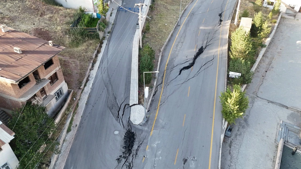 Erzurum'da Heyelan Paniği: 70 Ev Tahliye Edildi