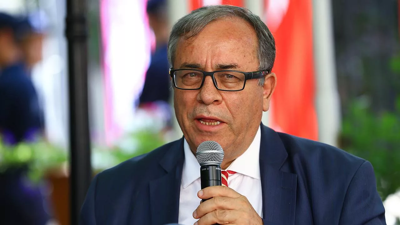 Eski Sağlık Bakanı Halil Şıvgın Hayatını Kaybetti