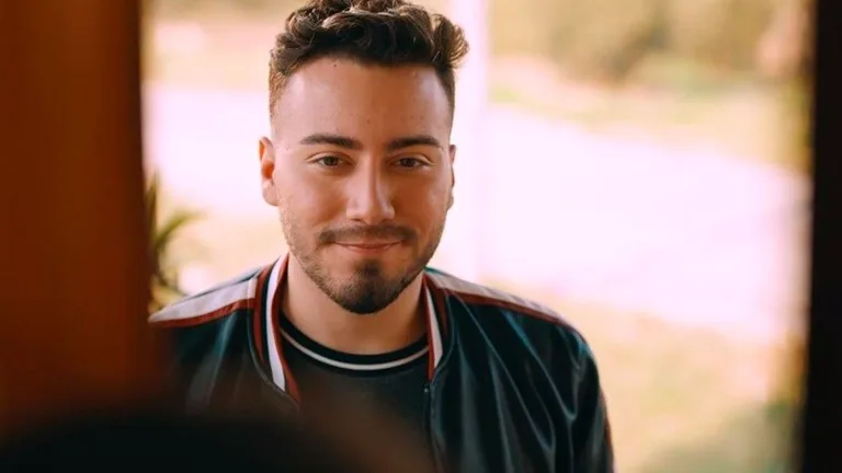 Eski Sevgilisi Başak Karahan’a Takıntısıyla Gündeme Gelen Enes Batur YouTube Kanalının Adını Değiştirdi