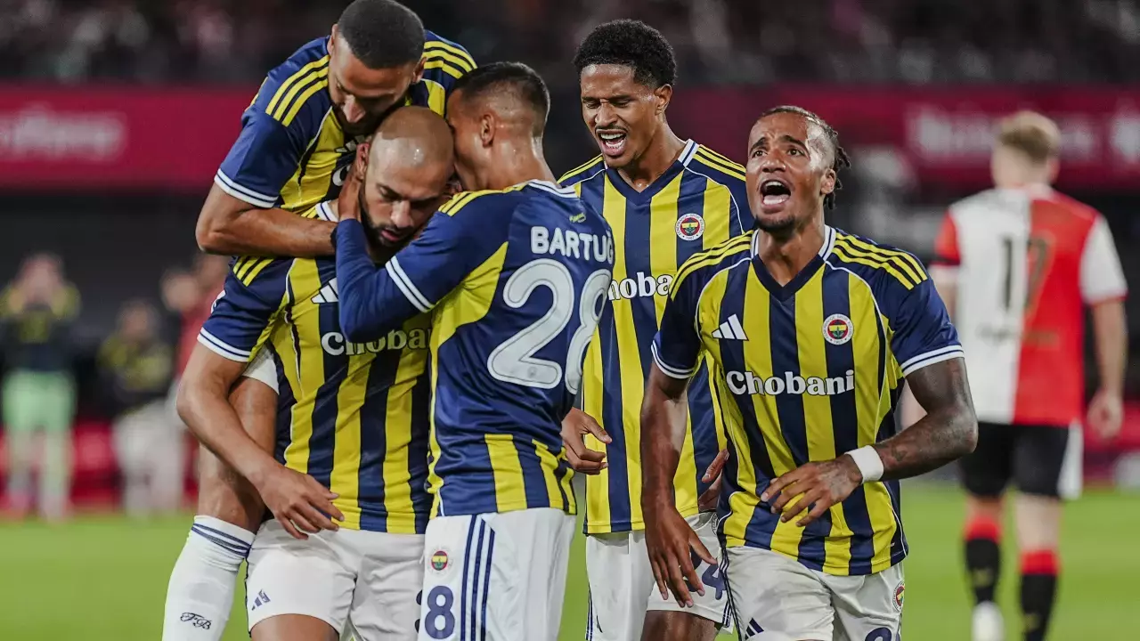 Fenerbahçe Kadıköy’de Fırtına Gibi Esti: Feyenoord’a 5 Gol Atarak Play-Off’a Yükseldi