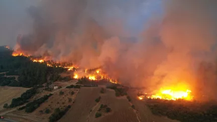 Gelibolu’da Korkutan Orman Yangını: Beş Köy Tahliye Edildi
