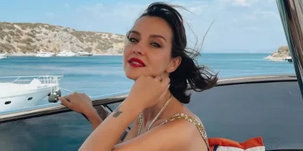 Hamile İrem Helvacıoğlu'nun Denizde Üzerine Çocuk Düştü, Ölümden Döndü