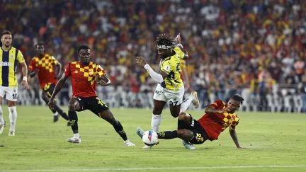 İzmir’de Heyecan Dolu Karşılaşma: Göztepe - Fenerbahçe Maçı 0-0 Sona Erdi