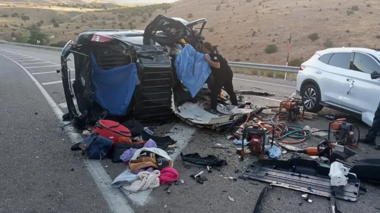 Malatya-Kayseri Karayolunda Feci Kaza: 4 Kişi Hayatını Kaybetti, 2 Kişi Yaralı