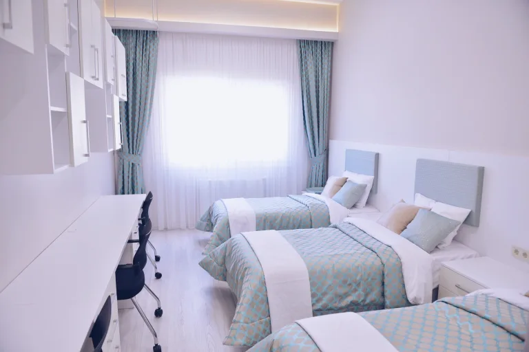 Öğrenci Yurt Ücretleri 800 Bin TL’ye Dayandı: Aileler Kara Kara Düşünüyor