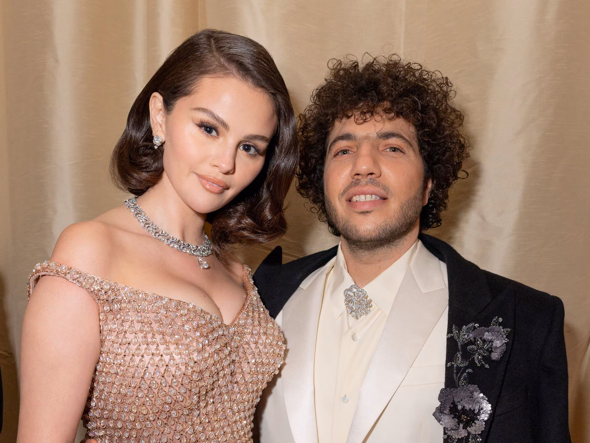 Selena Gomez’den Tekne Üzerinde Unutulmaz Bekarlığa Veda Partisi