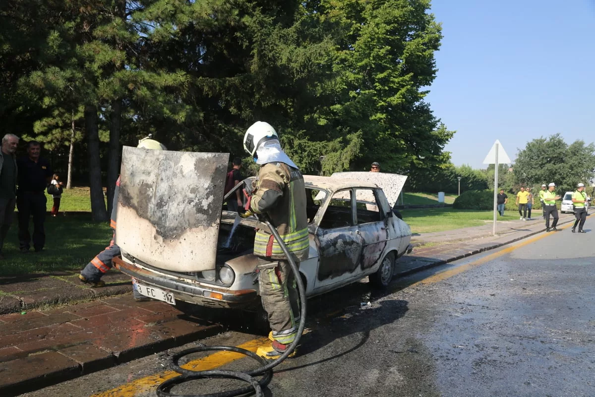 TBMM Önünde Beyaz Toros Alev Alev Yandı: Komisyon Günü Olaylı Başladı