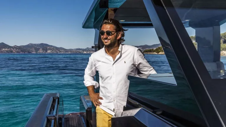 Türk İş İnsanı Yunanistan Yolunda Kayboldu: Halit Yukay’ın Teknesi Parçalanmış Halde Bulundu