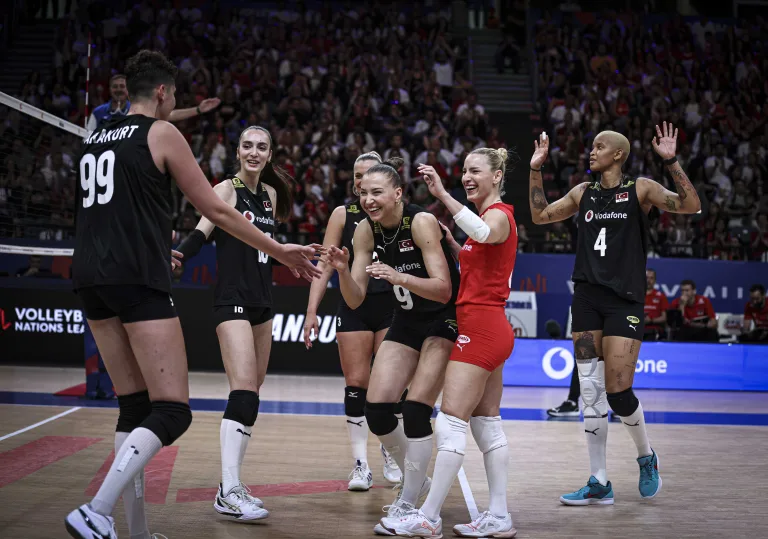Türkiye-Kanada Voleybol Maçı Ne Zaman, Saat Kaçta ve Hangi Kanalda? Filenin Sultanları Liderlik İçin Sahada
