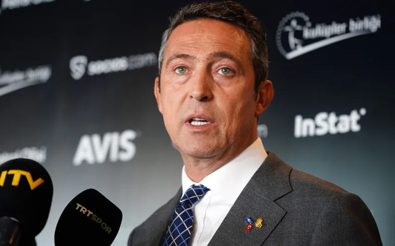 Ali Koç’un Kararı Netleşti: Fenerbahçe’de Yeni Teknik Direktör İçin 3 İsim Ön Planda