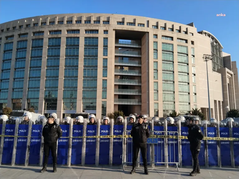 Avcılar ve Beşiktaş Belediyelerine Operasyon! 7 kişi Gözaltına Alındı