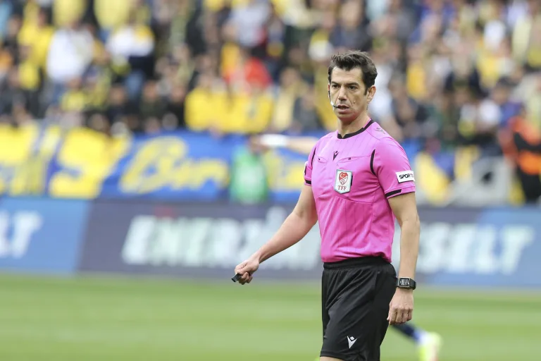 Beşiktaş’tan VAR Hakemi Onur Özütoprak’a Olay Gönderme