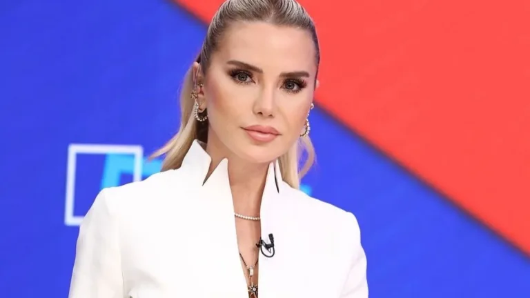 Bir Anda Filtre Uçtu! Ece Erken Canlı Yayında Filtresiz Görüntülendi