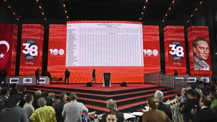 CHP Kurultay Davası Ertelendi: Mahkeme Tedbiren Görevden Alma Talebini Reddetti