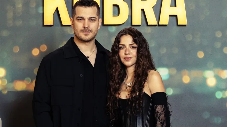 Çağatay Ulusoy ve Aslıhan Malbora Aşkı İlk Kez Gün Yüzüne Çıktı