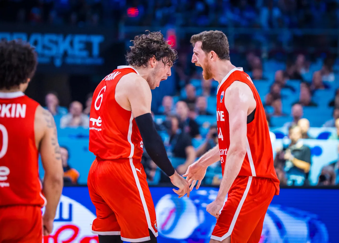 "Çılgınlık" Diyen Avrupa Basını, 12 Dev Adam'ı Konuşuyor: Almanya Finali Manşetleri Yaktı