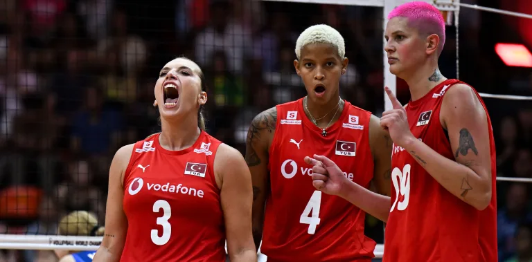 Dünya Şampiyonası’nda Türkiye Kadın Voleybol Takımı İtalya İle Finalde!