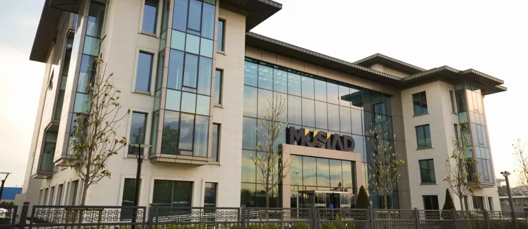 Evlenecek Çalışanlara 3 Asgari Ücret Desteği! Aile Dostu İş Yeri Projesi Başladı