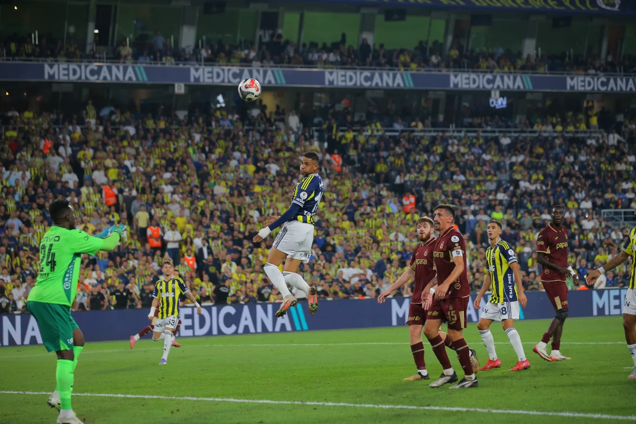 Fenerbahçe - Trabzonspor Derbisinde Kritik Galibiyet: Usta İsimlerden Dikkat Çeken Yorumlar