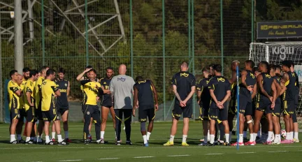 Fenerbahçe’de Tedesco Dönemi Başladı: İlk Antrenman, İlk Kararlar