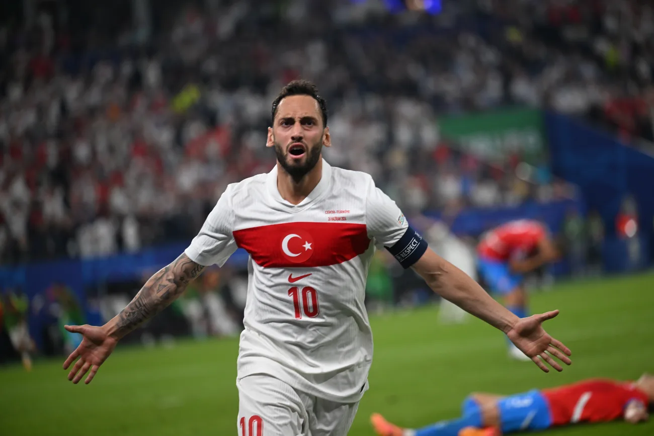Galatasaray’dan Hakan Çalhanoğlu İçin Flaş Hamle! Transferde Büyük Sürpriz