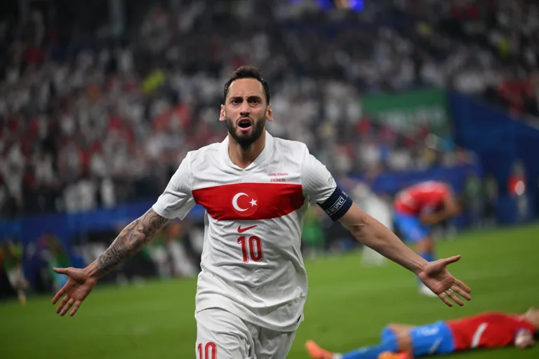 Galatasaray’dan Hakan Çalhanoğlu İçin Flaş Hamle! Transferde Büyük Sürpriz