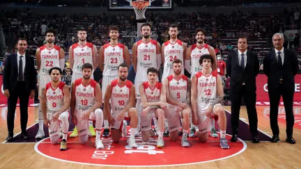 Hedef 24 Yıl Sonra Final: 12 Dev Adam, EuroBasket 2025 Yarı Finalinde Yunanistan'la Karşılaşıyor