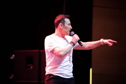 Mustafa Sandal, Sahne Olayı Sonrası Özür Diledi!