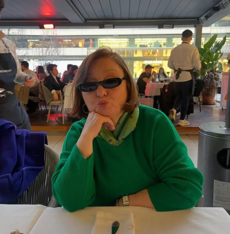 Nilperi Şahinkaya Annesine Veda Etti