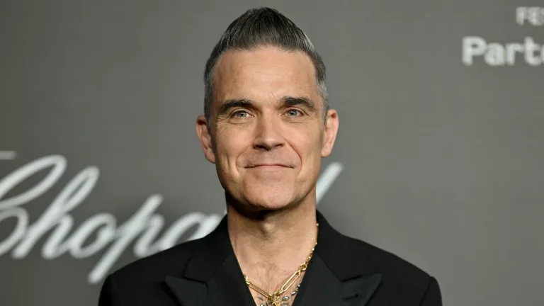 Robbie Williams İstanbul Konserinde Mekan Değişti!