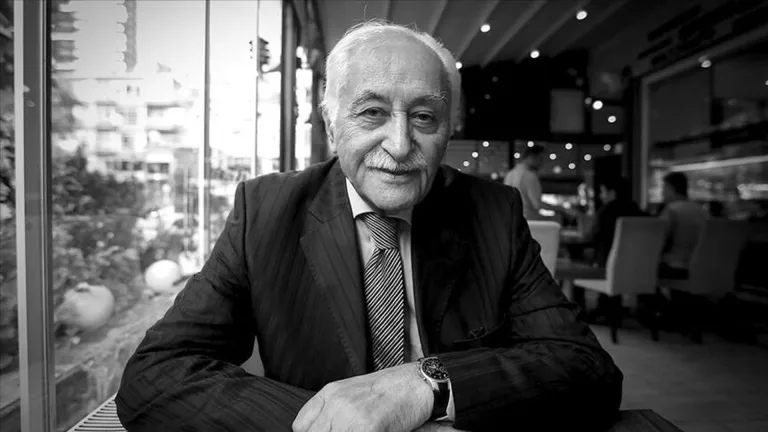 Türk Dünyasının Gür Sesi Yavuz Bülent Bakiler Hayata Veda Etti