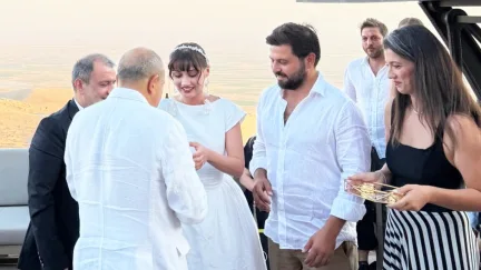 Ünlü Oyuncu Sevda Erginci Evleniyor: Mardin’de Mutlu Nişan Töreni