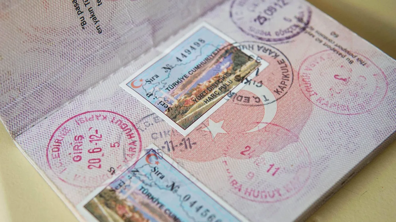Yurt Dışına Çıkış Harcı Bin TL Oldu: Resmi Gazete’de Yayımlandı