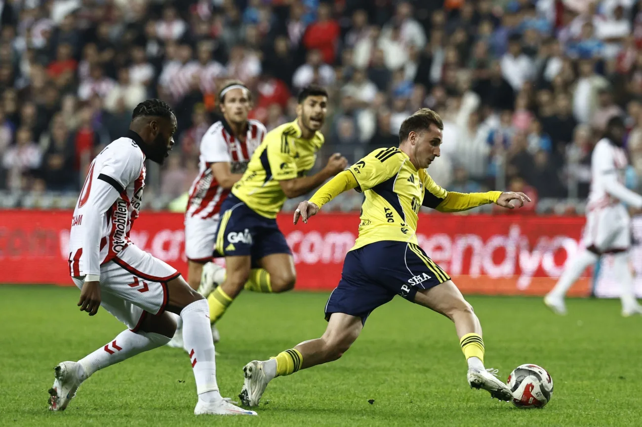 Fenerbahçe’nin Samsunspor Beraberliği Sonrası Sert Eleştiriler: “Bu Takıma 1 Puan Bile Çok!”