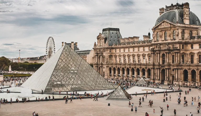 Louvre Müzesi Soygunu: Paris’i Sarsan 88 Milyon Euroluk Vurgun!