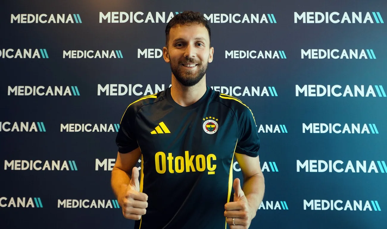 Tarık Çetin Fenerbahçe Formasını İlk Kez Giydi: Kurtarışlarıyla Geceye Damga Vurdu