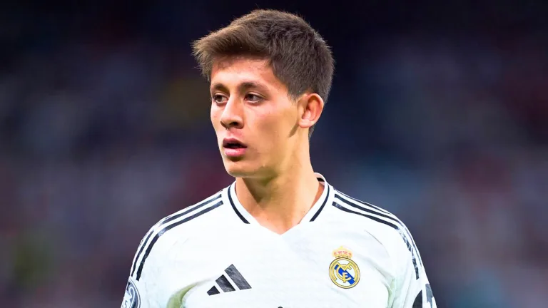 Yetkililer Kendisine İşaret Etti, Arda Güler Şaştı Kaldı: Şampiyonlar Ligi Maçı Sonrası Dünyanın Konuştuğu An